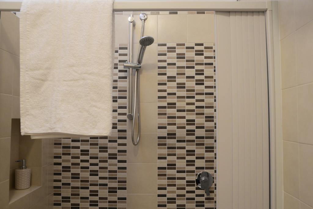Donnaregina Boutique Apartment نابولي المظهر الخارجي الصورة