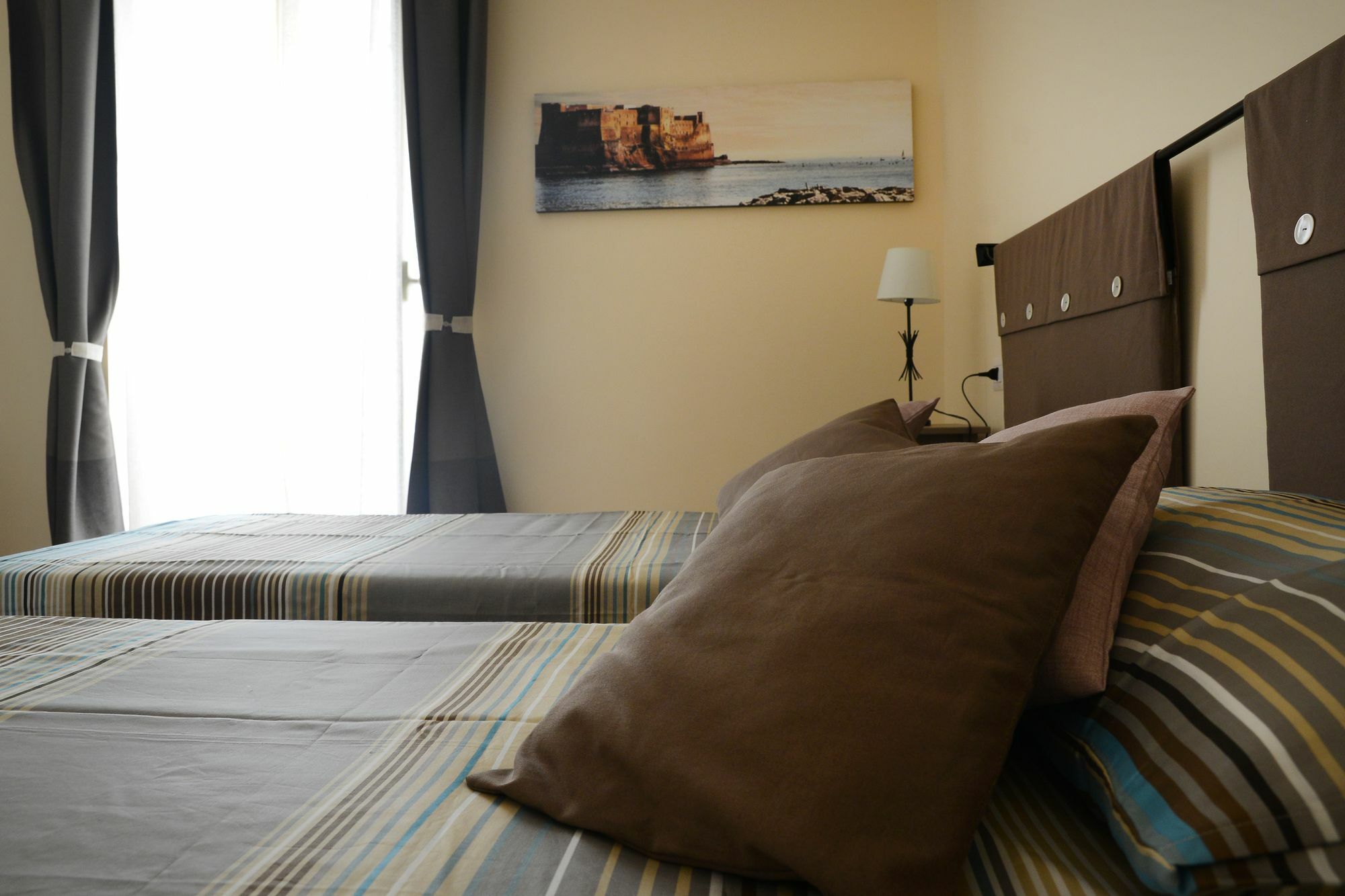 Donnaregina Boutique Apartment نابولي المظهر الخارجي الصورة